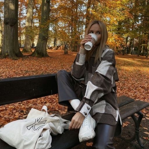 Twenty Pieces, Endless Mornings: Building an Autumn Capsule That Never Repeats Itself