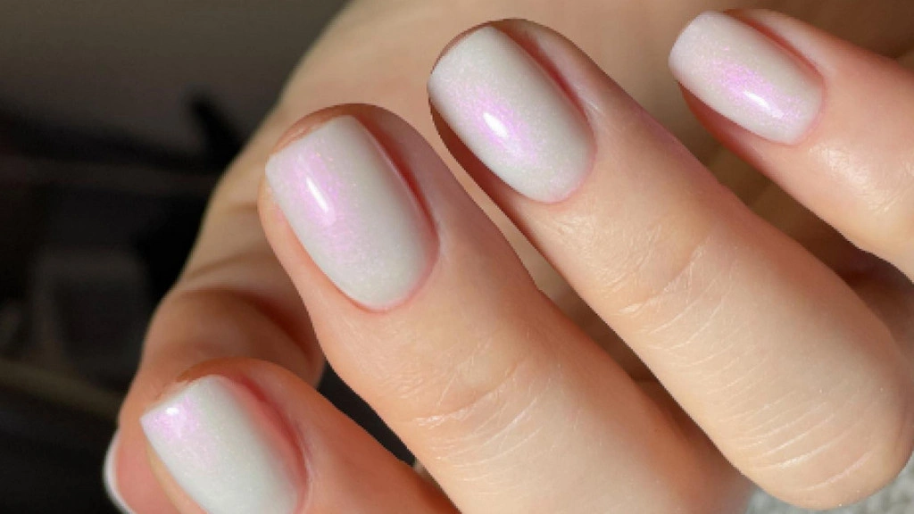 Khaki and olive manicure