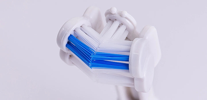 Triple Bristle sonic toothbrush with 3D Max brush head